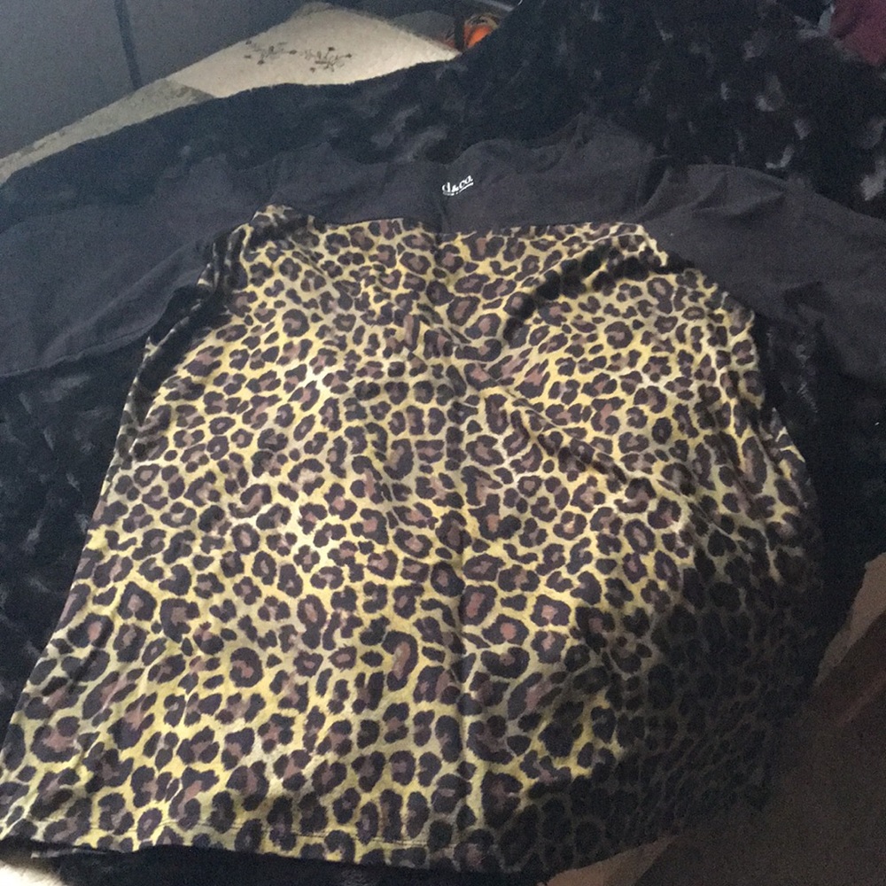 3/4 Sleeve Animal-Print Tunic Top
